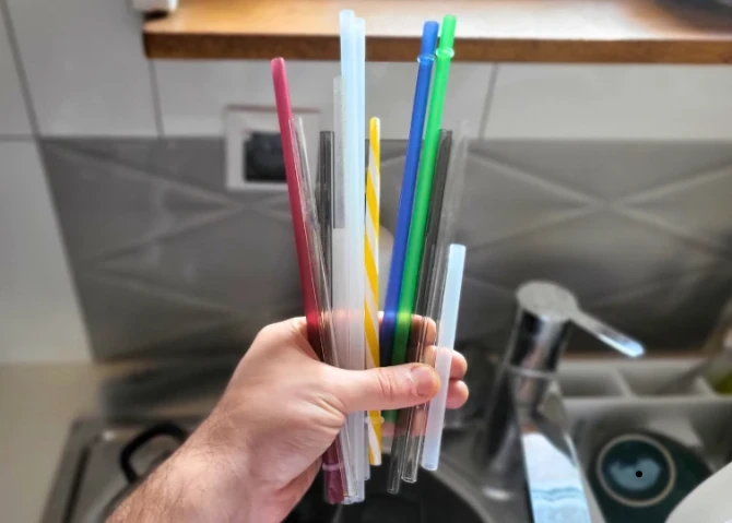 How to Clean a Straw Quick, Easy & Safe Methods